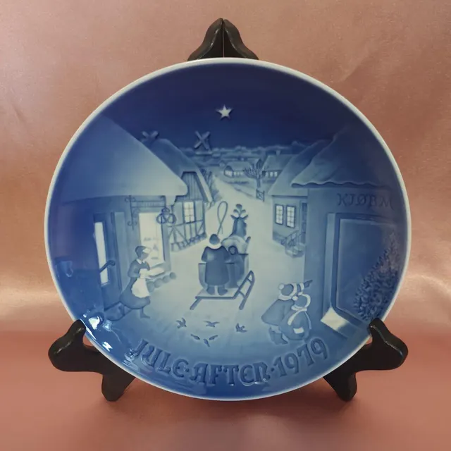 1979 “White Christmas” Collectible Plate